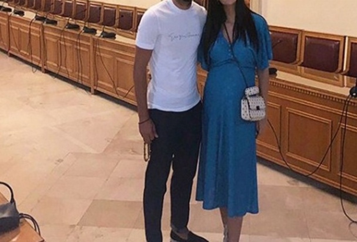 Διάσημο ζευγάρι της εγχώριας showbiz παντρεύτηκε λίγο πριν τον ερχομό του πρώτου του παιδιού!