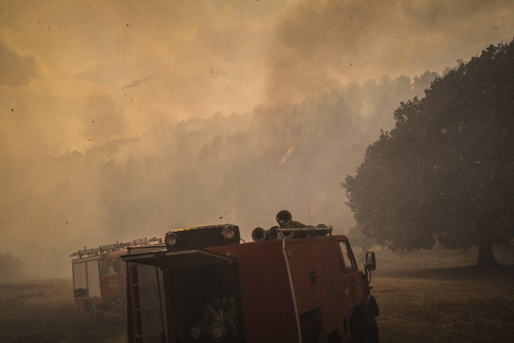 Ολονύχτια μάχη με τις φλόγες στην Ηλεία – Δύο πύρινα μέτωπα