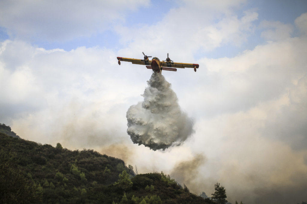 Ηλεία: Σε ύφεση η πυρκαγιά στην Δαφνιώτισσα – Υπό πλήρη έλεγχο η φωτιά στην Ανάληψη