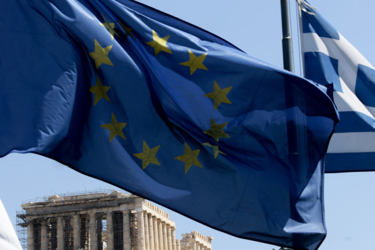 Corriere della Sera: “Οι Έλληνες έσπασαν τις χειροπέδες – Ο κομμουνιστής πραγματιστής Τσίπρας έβγαλε την Ελλάδα από το τούνελ”
