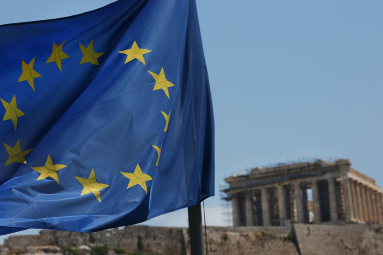 Le Monde: Η Ελλάδα θα πετάξει τώρα με τα δικά της φτερά!