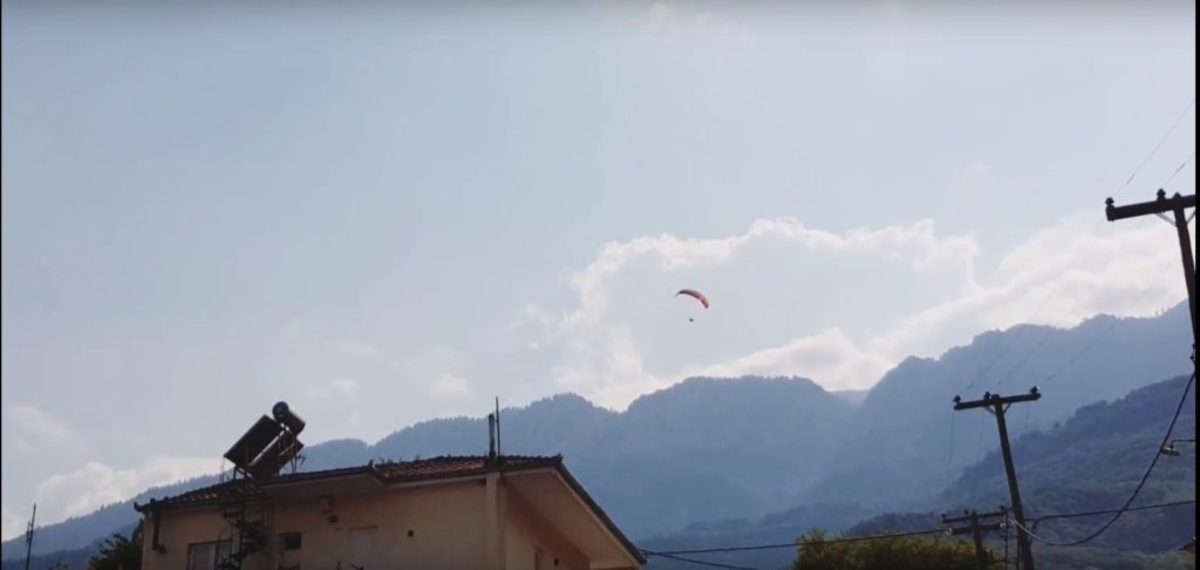 Ανεμοπτεριστές πάνω απ’ τα Τρίκαλα – video