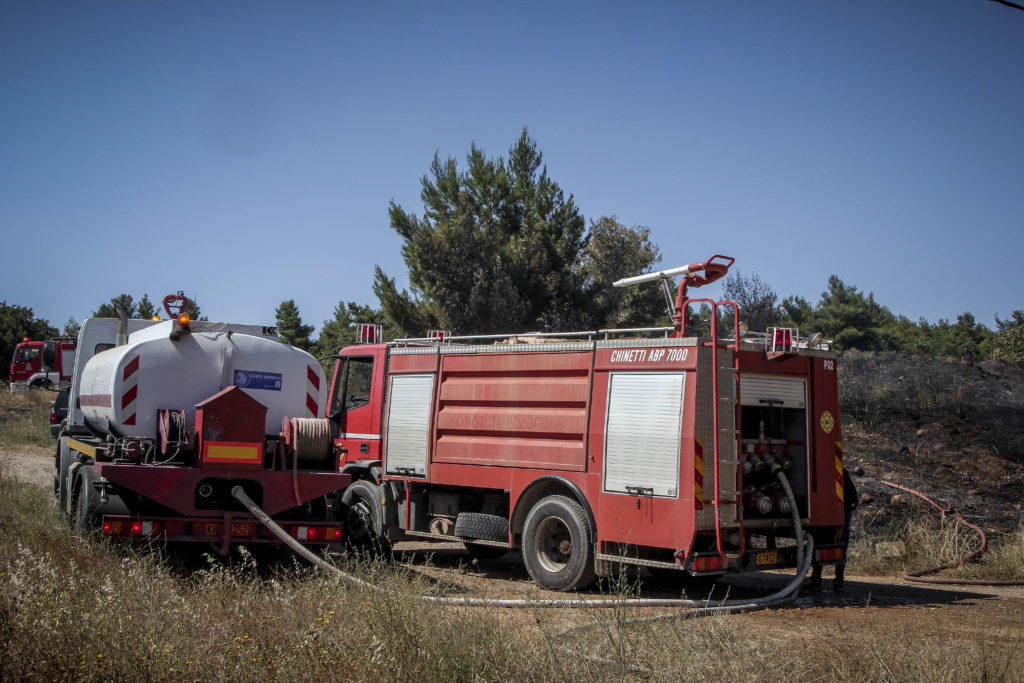 Σε ύφεση η φωτιά στη Νέα Μάκρη