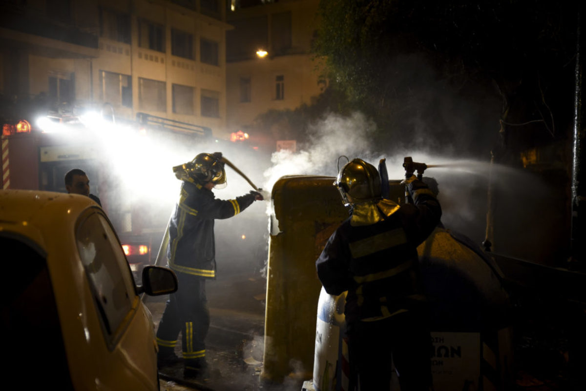 Πυρκαγιά στον Ασπρόπυργο – Στο σημείο πυροσβέστες