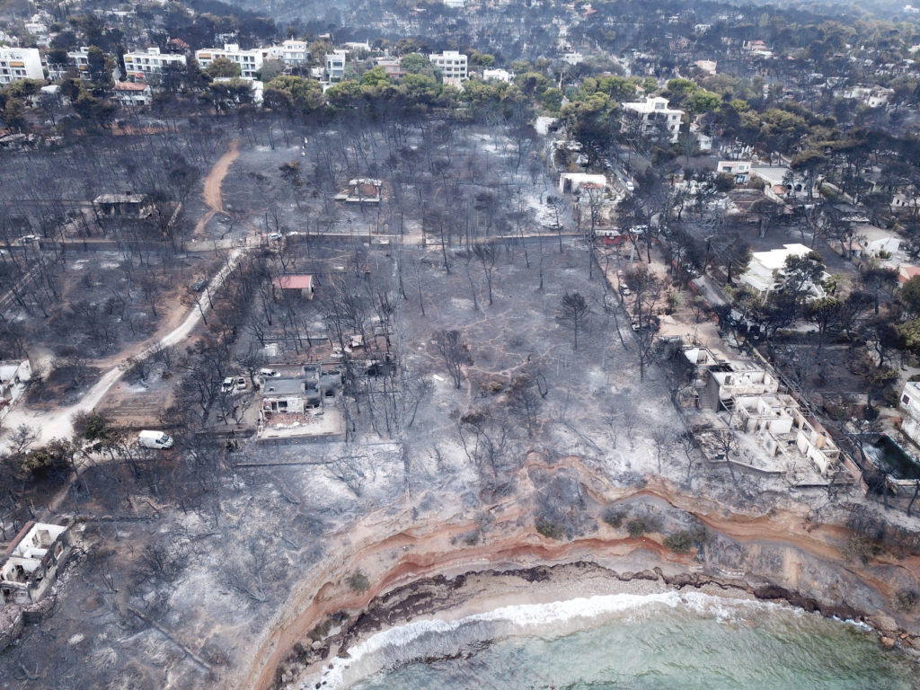 Φωτιές στην Αττική: “Αγγίζουν” τις 4.000 οι αιτήσεις των πυρόπληκτων για το εφάπαξ επίδομα