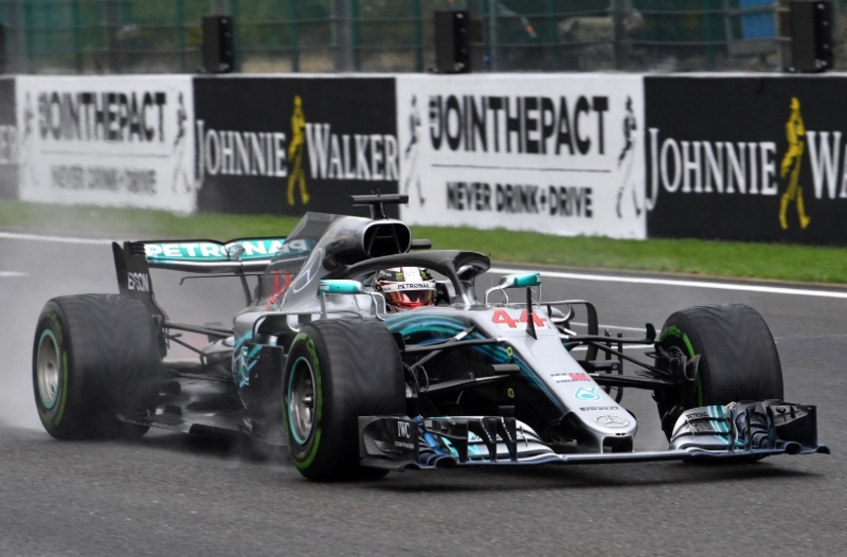 F1: “Πέταξε” ο Χάμιλτον στη βροχή! Έκπληξη από Οκόν – video