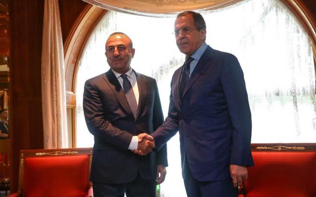 Λαβρόφ και Τσαβούσογλου: Θα τα πουν για τους ταξιδιωτικούς κανονισμούς!