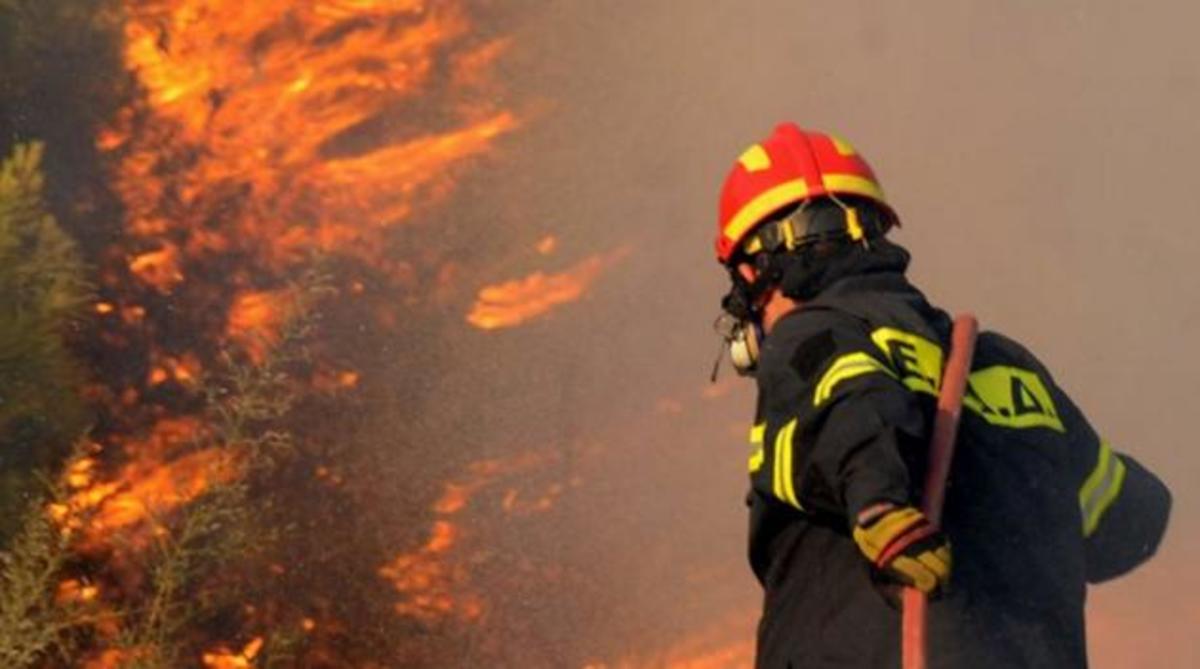 Καλύτερη η εικόνα από τις φωτιές σε Ζάκυνθο, Πάρο και Εύβοια