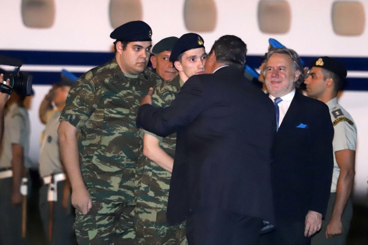 Έλληνες στρατιωτικοί: Ελεύθεροι μετά από 167 ημέρες! Από την “διπλωματία των ομήρων” στο “άνοιγμα στην Ευρώπη” ο Ερντογάν