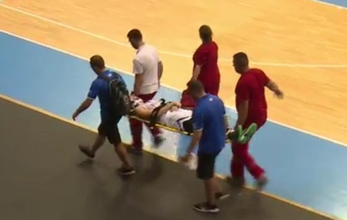 Εθνική Παίδων: Τραυματίστηκε ο Κωστόπουλος! Αποχώρησε με φορείο – video