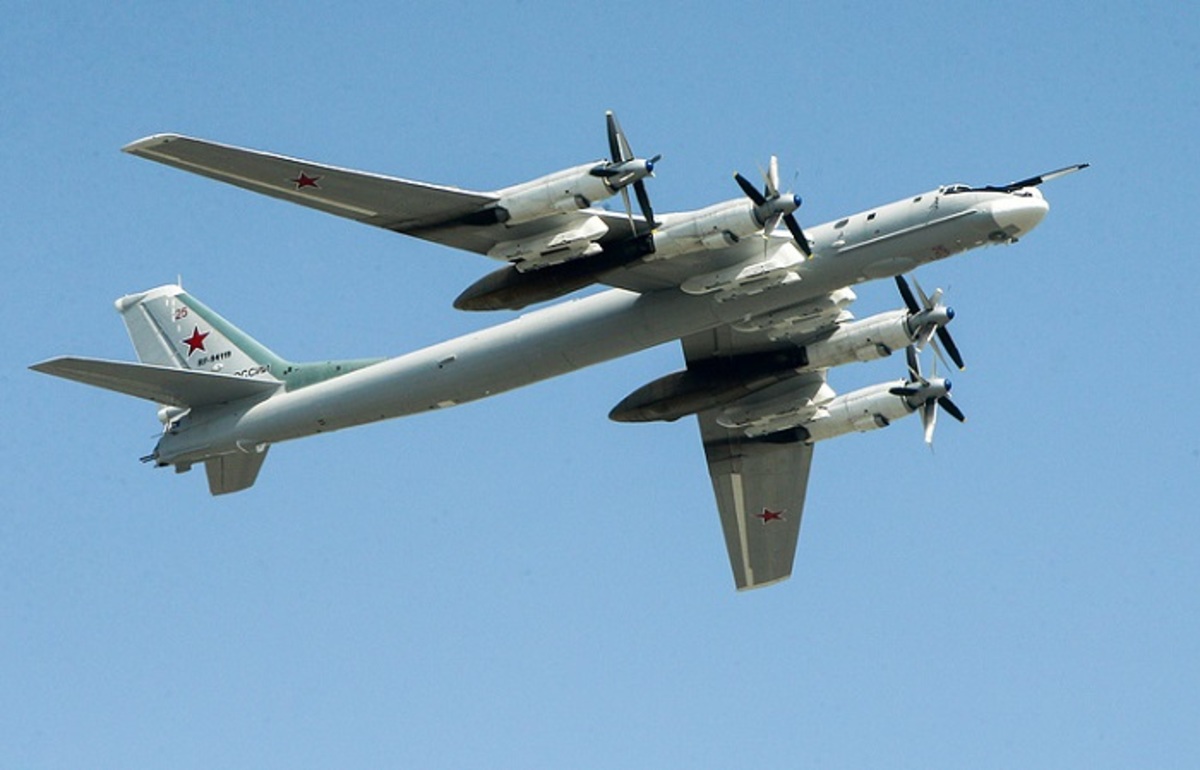 TU-95: Ο Πούτιν θα διατηρήσει σε υπηρεσία το θρυλικό στρατηγικό βομβαρδιστικό αεροσκάφος που τρέμουν οι ΗΠΑ