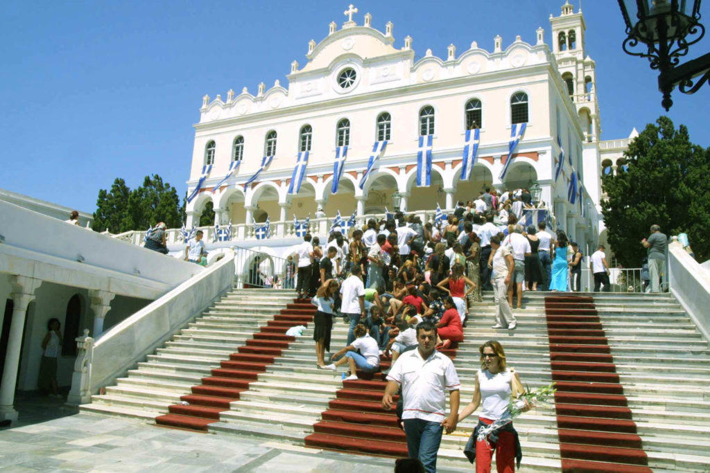 Καιρός: Λιακάδες, ζέστες και ισχυρά μελτέμια – Αναλυτική πρόγνωση