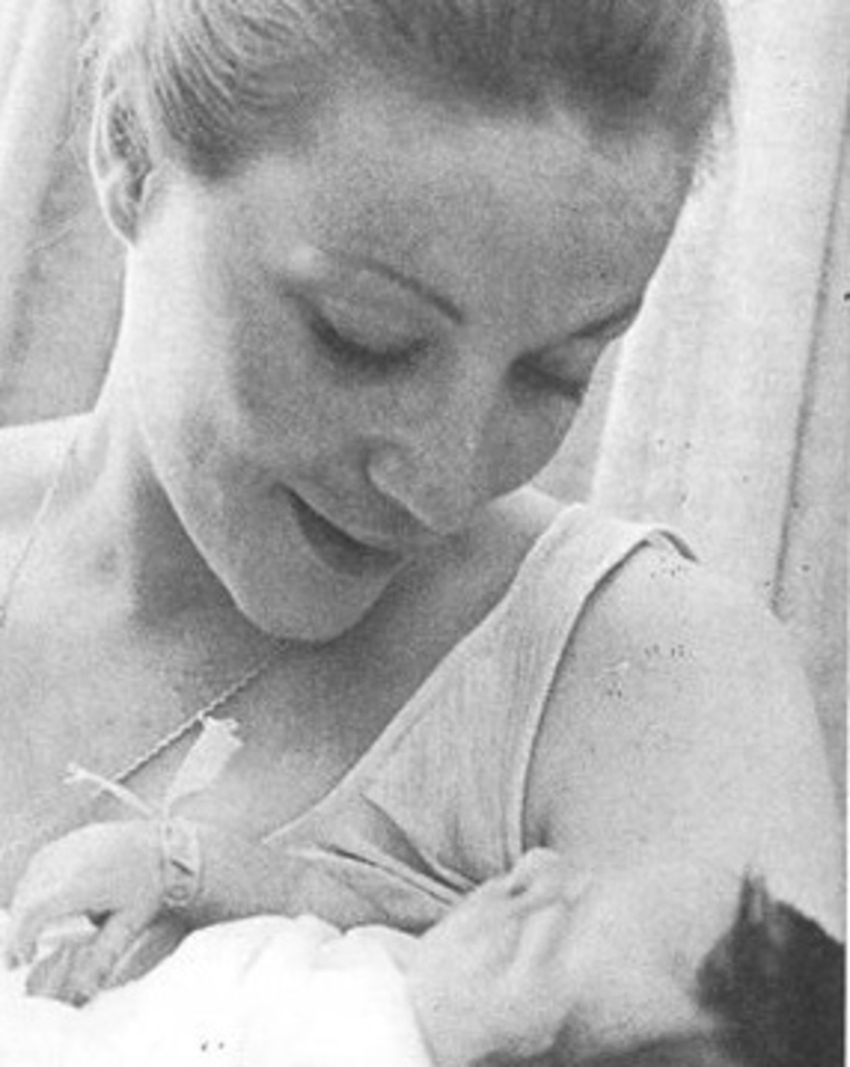 Νίκος Μαστοράκης: Θυμάται τη Ζωή Λάσκαρη!Οι πρώτες φωτογραφίες της νεογέννητης Μάρθας!