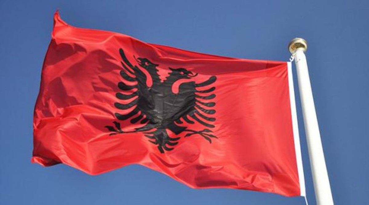 DW: To «φάντασμα» της Μεγάλης Αλβανίας επιστρέφει; Θέλουν περιοχές της Ελλάδας;