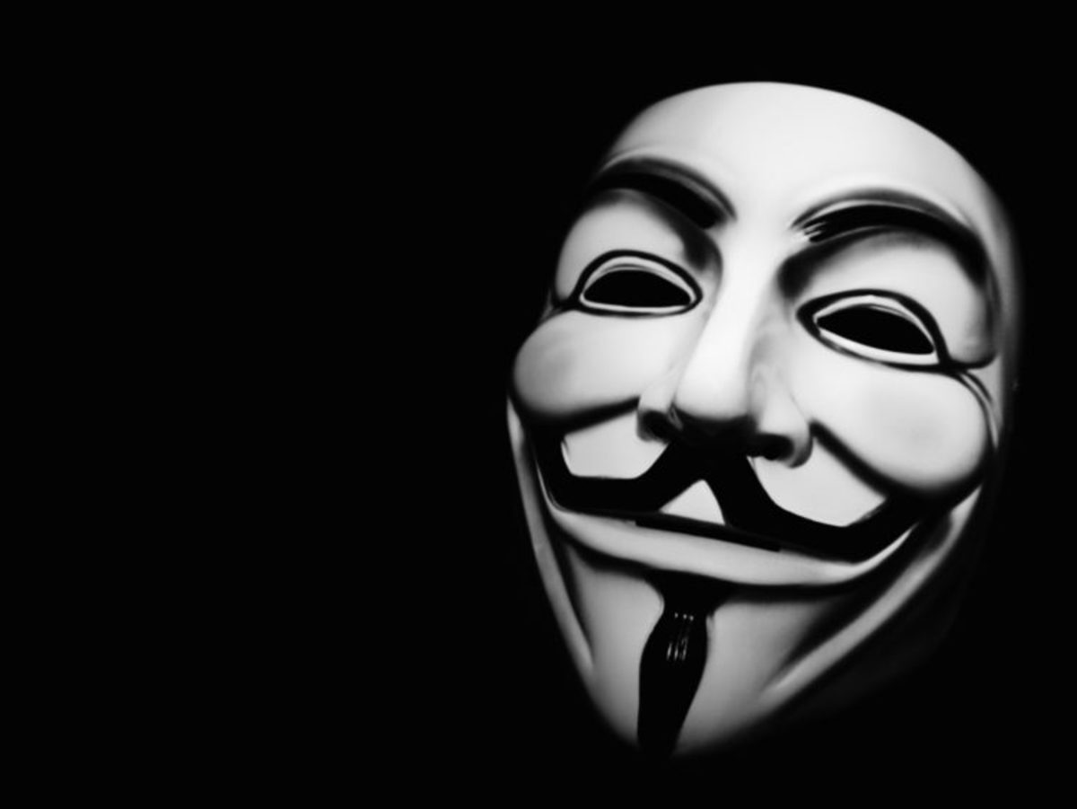 Ληστής… Anonymous! Ο μασκοφόρος χτύπησε δυο φορές τα ΕΛΤΑ