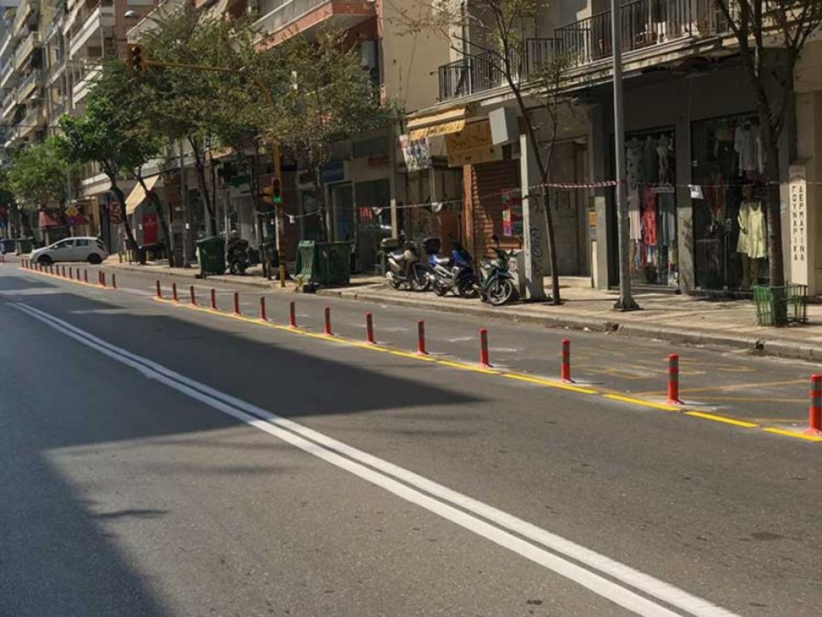 Θεσσαλονίκη: Έβαλαν πασαλάκια για να εμποδίζουν την παράνομη στάθμευση