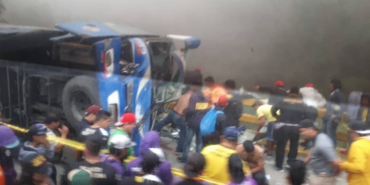 Τραγωδία στο Εκουαδόρ! Νεκροί 12 οπαδοί της Μπαρτσελόνα [pics]