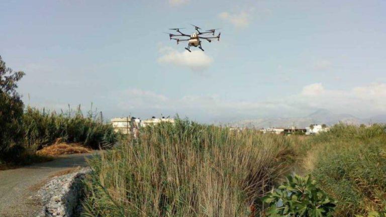 Με drone ψεκάζουν για τα κουνούπια στην Κρήτη [pics]