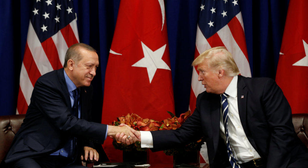 Το “προκάλυμμα” Μπράνσον και το πραγματικό “παζάρι” ΗΠΑ – Τουρκίας που τους οδηγεί στα άκρα