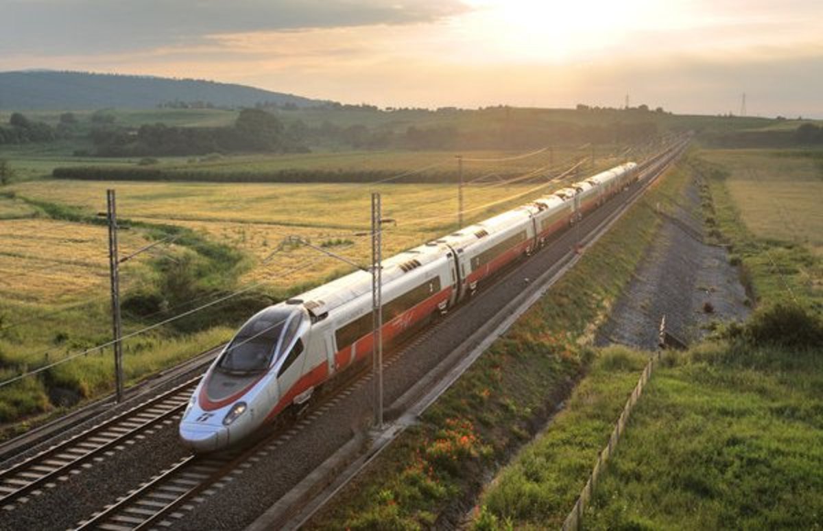 Θεσσαλονίκη: Έρχεται για επίδειξη το τρένο αστραπή που θα αλλάξει τα πάντα – Η ταχύτητα που θα πιάσει [pics]