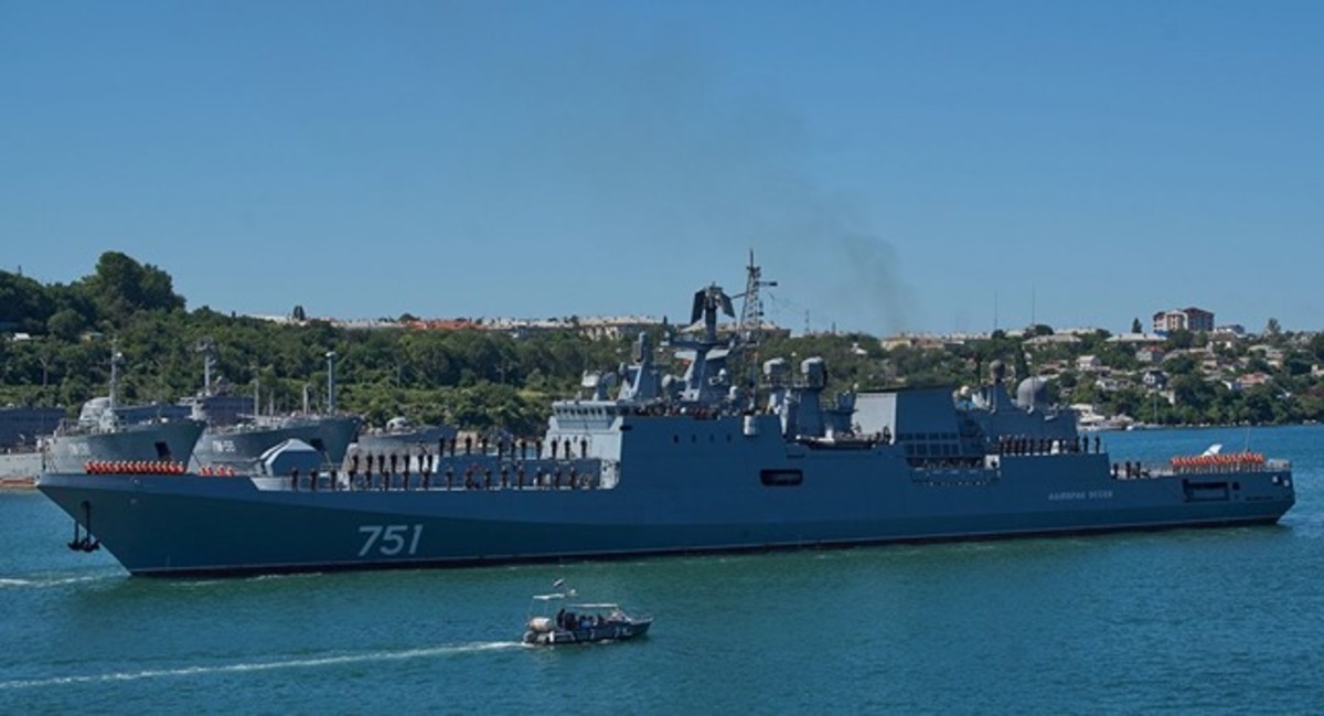 Μυρίζει “μπαρούτι” στη Συρία: Η Ρωσία υψώνει ναυτικό τείχος στις ακτές