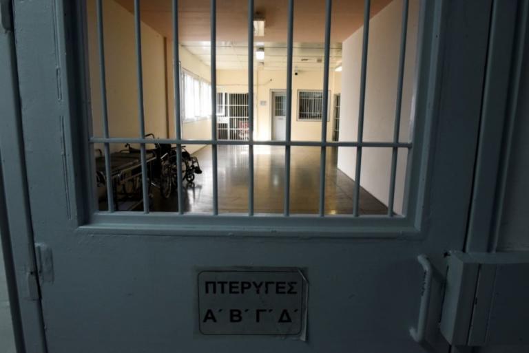 Τρία χρόνια φυλακή στον... ραδιοπειρατή "δημοσιογράφο"! 20.000 ευρώ "λεία" για τα... φούμαρα που "πουλούσε" στην Θεσσαλονίκη