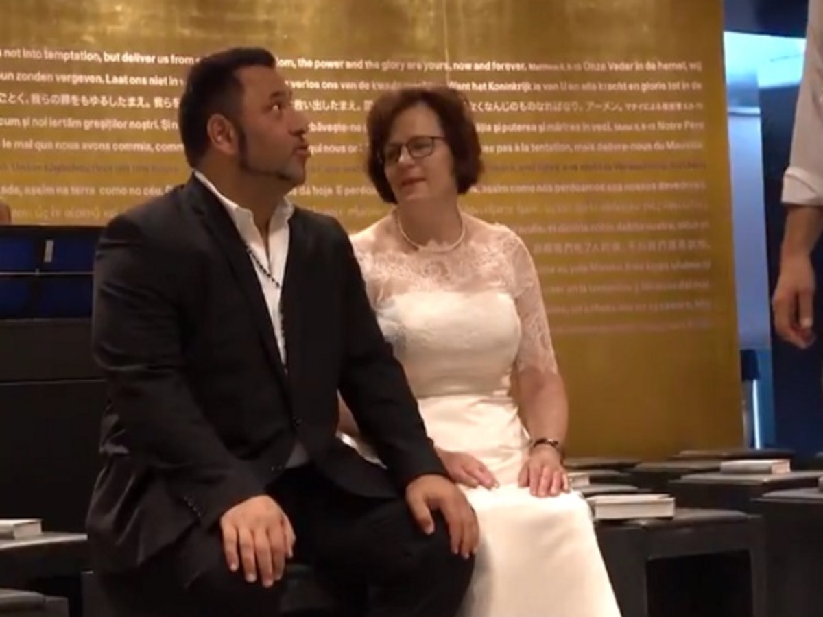 Παντρεύτηκαν στο ολυμπιακό στάδιο του Βερολίνου για να μην… χάσουν το Ευρωπαϊκό στίβου! Video