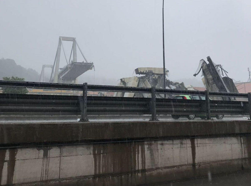 Κατέρρευσε γέφυρα στην Γένοβα – “Βουτιά” στο κενό για πολλά αυτοκίνητα! 11 νεκροί – video