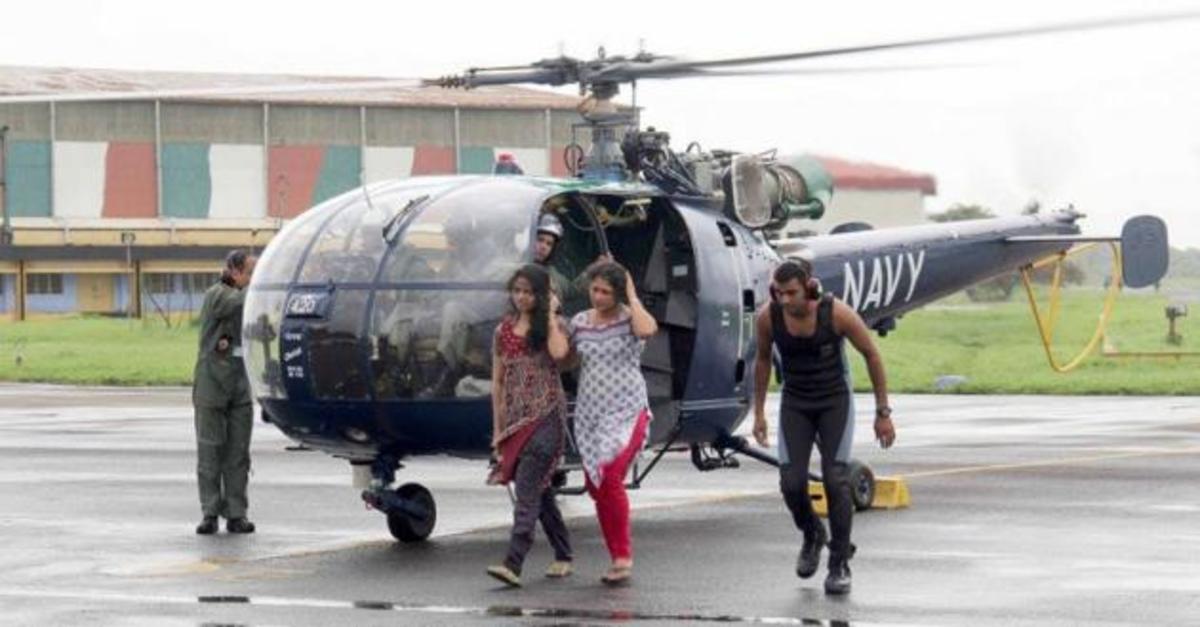 Το συγκινητικό μήνυμα ευγνωμοσύνης στους διασώστες του Ναυτικού από τους πλημμυροπαθείς στην Ινδία! [vid,pic]