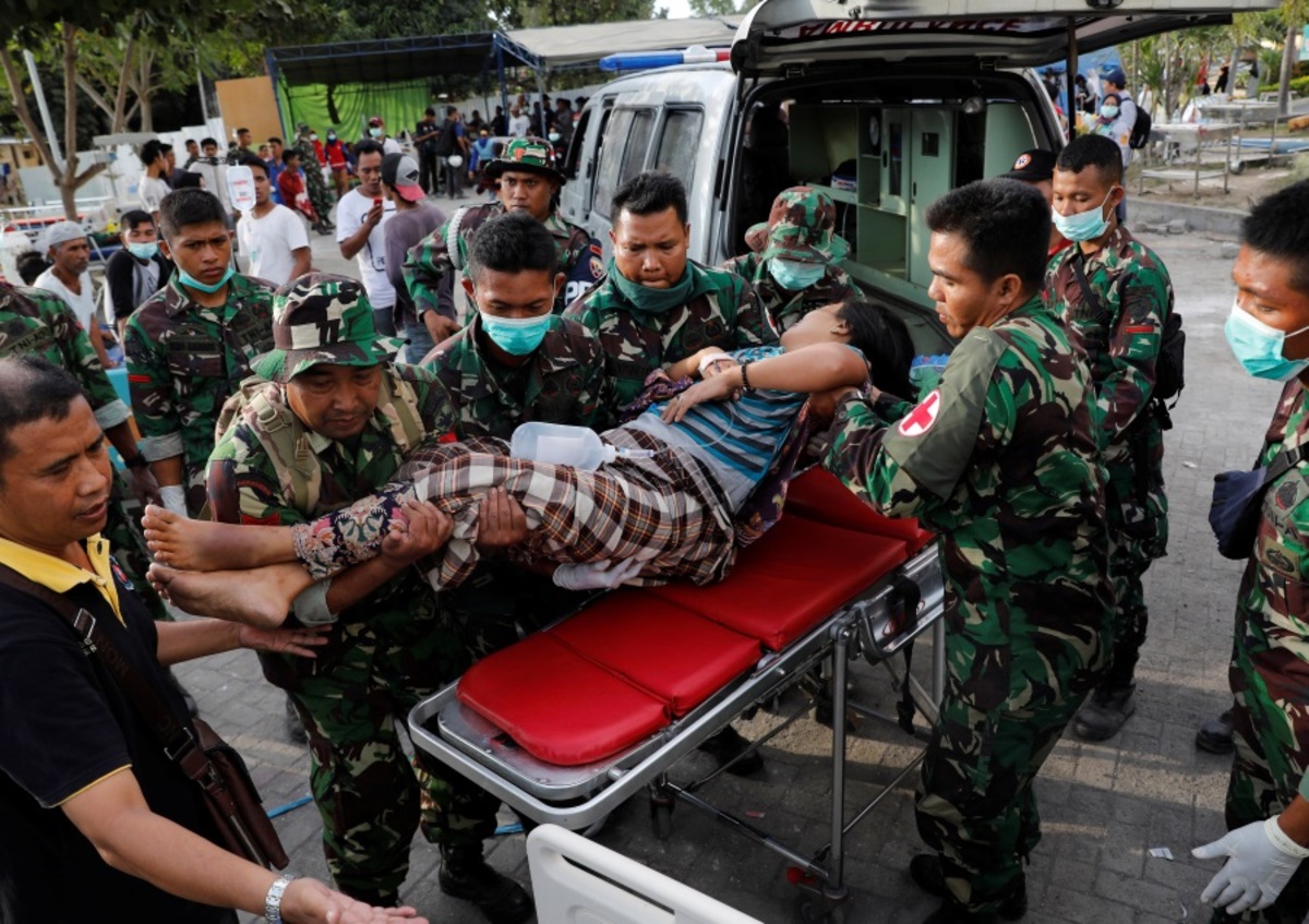 Τραγωδία δίχως τέλος: 164 οι νεκροί από τον σεισμό στην Ινδονησία
