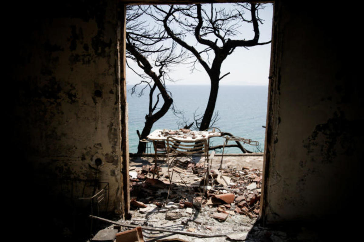 Φωτιές στην Αττική: Ξεπέρασαν τις 4.000 οι αιτήσεις των πυρόπληκτων για το έκτακτο επίδομα
