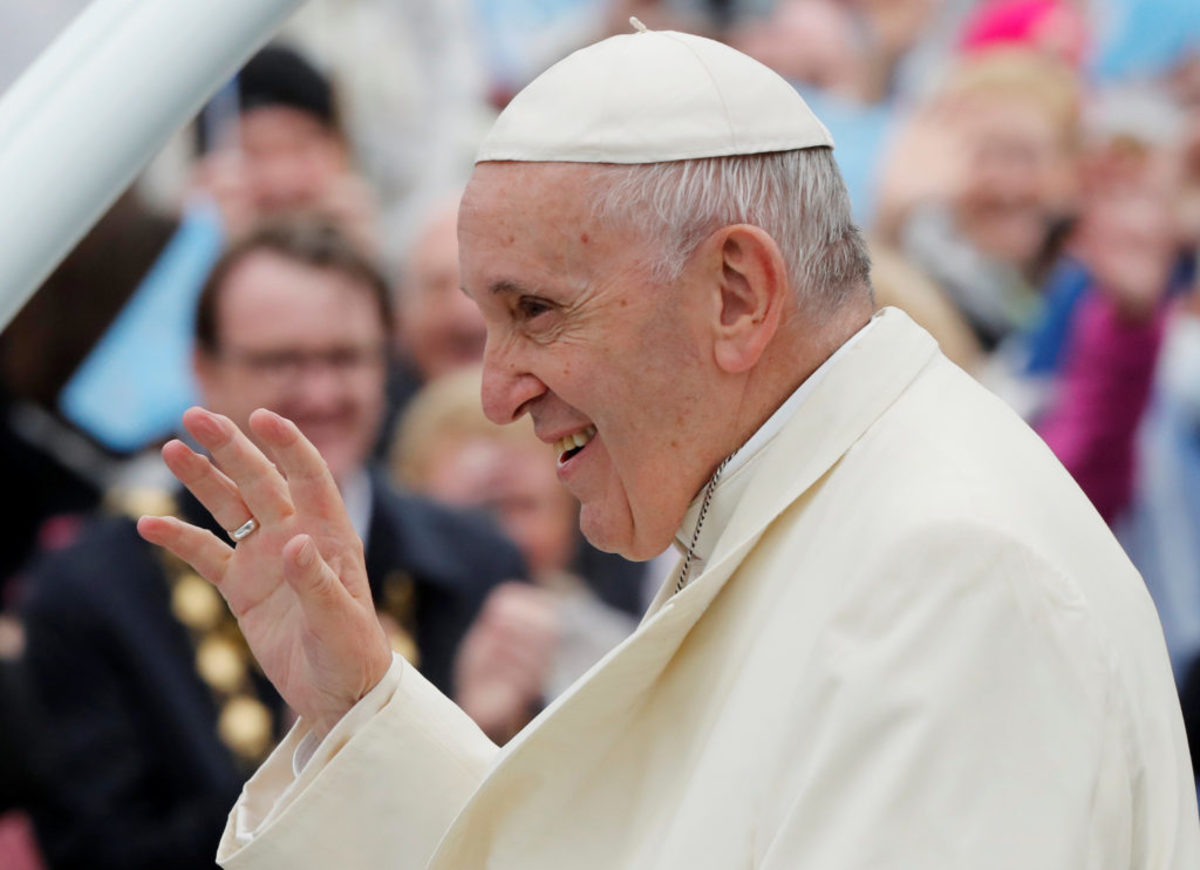 Ιρλανδία: Ο Πάπας ζητά «συγχώρεση από τον Κύριο» για τους βιασμούς από καθολικούς ιερείς