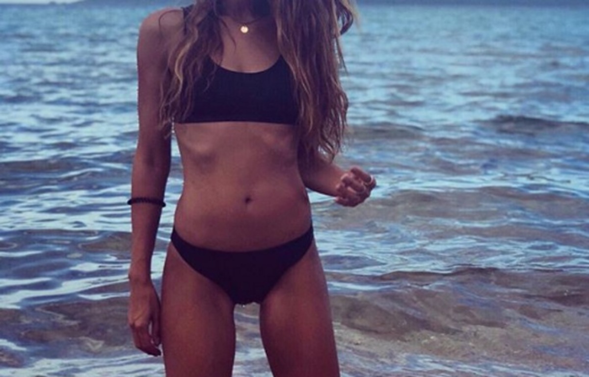 Κόβει την ανάσα με το υπέροχο κορμί της η Ελληνίδα δημοσιογράφος!