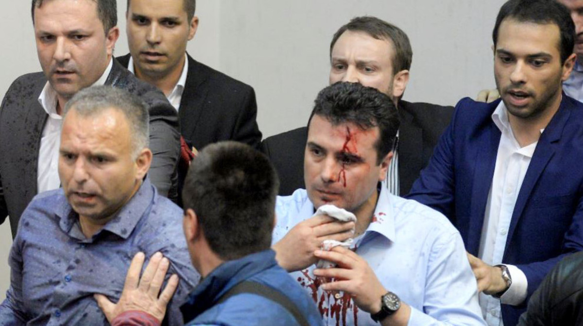 Σκόπια: Ξεκίνησε η δίκη των 33 για τα άγρια επεισόδια στο κοινοβούλιο τον Απρίλιο του 2017