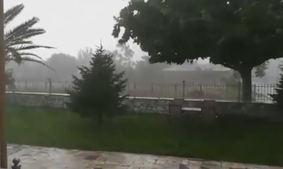 Τροπική καταιγίδα χτύπησε τα Τρίκαλα – video