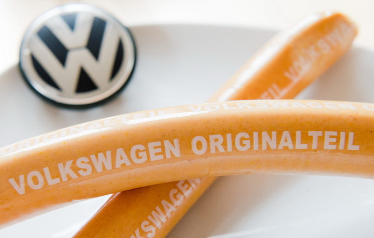 Πρόβλημα με τα… λουκάνικα για τη Volkswagen