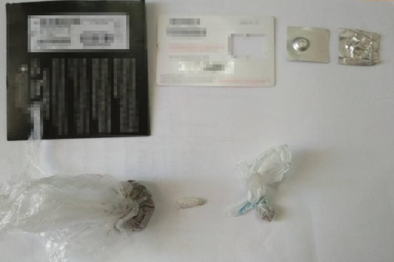Κάλυμνος: Διπλό χτύπημα στη διακίνηση ναρκωτικών – Τι βρέθηκε στα σπίτια των δύο κατοίκων του νησιού [pics]