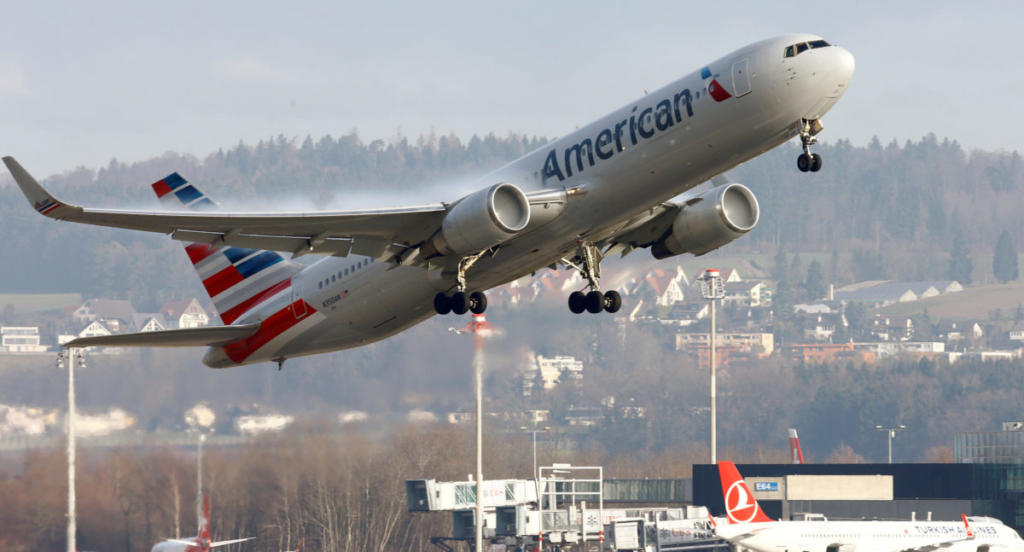 ΗΠΑ: Δύο αεροσκάφη σε καραντίνα αφού 12 επιβάτες παρουσίασαν συμπτώματα γρίπης