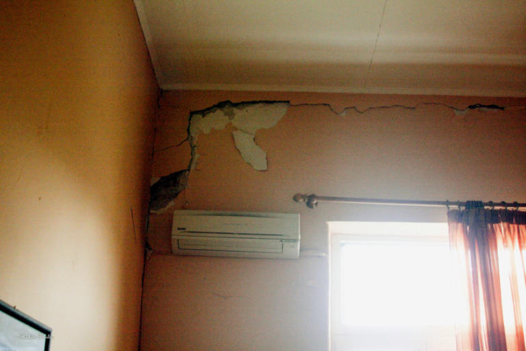 Σεισμός στην Καρδίτσα: Σημαντικές ζημιές σε σπίτια και μνημεία – 15 μετασεισμοί μετά τα 4,9 Ρίχτερ!