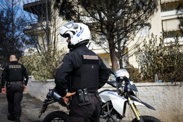 “Αστακός” η Θεσσαλονίκη ενόψει ΔΕΘ! “Ντου” σε στέκια ακροδεξιών και ειδικές ομάδες στους… δρόμους