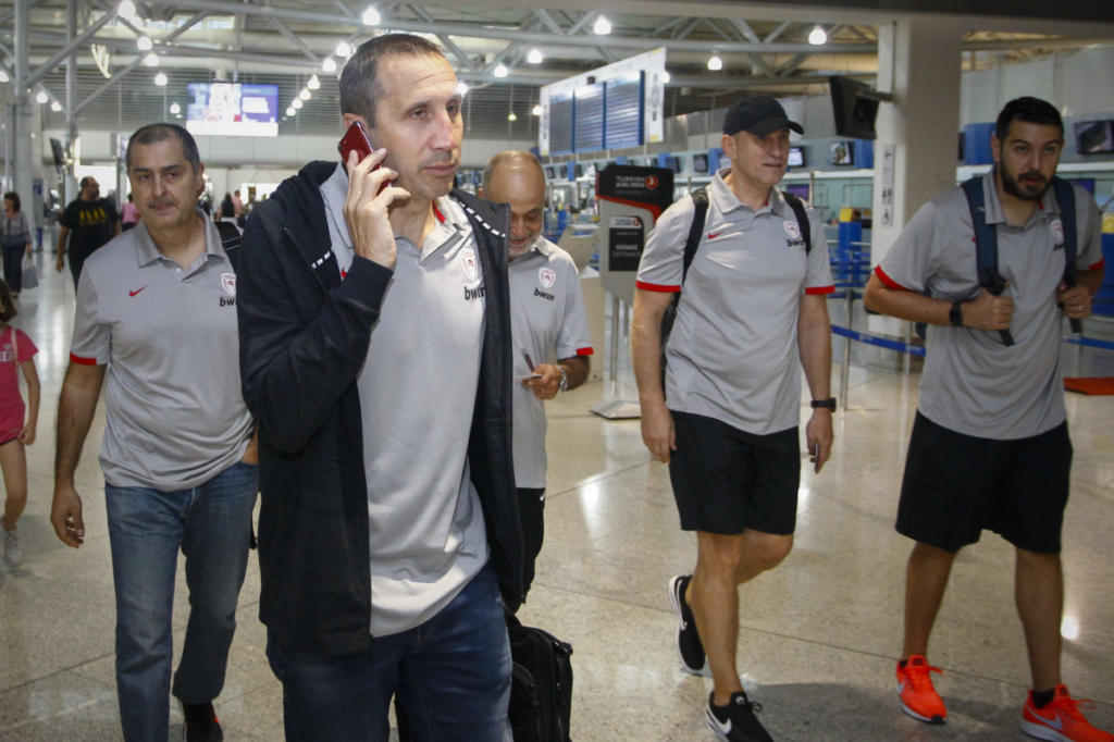 “Πέταξε” για Μάλαγα ο Ολυμπιακός [pics]