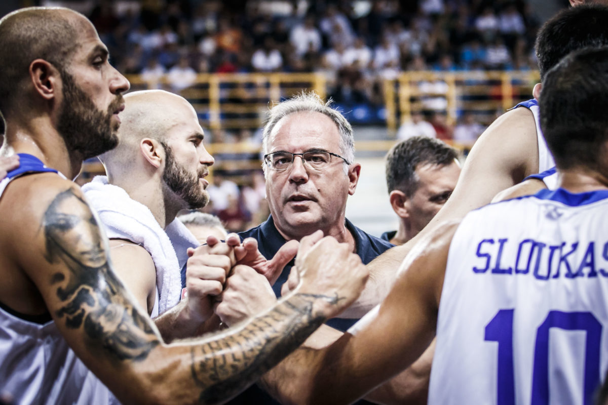 Ελλάδα – Σερβία: Ανίκητη η Εθνική! “Κλείδωσε” την πρόκριση για το Μουντομπάσκετ – videos