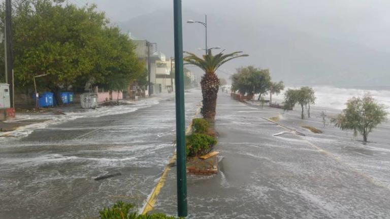 Μεσσηνία: Ο μεσογειακός κυκλώνας ένωσε τη θάλασσα με τη στεριά – Νέες εικόνες από Καλαμάτα, Κορώνη, Πύλο και Φοινικούντα – video