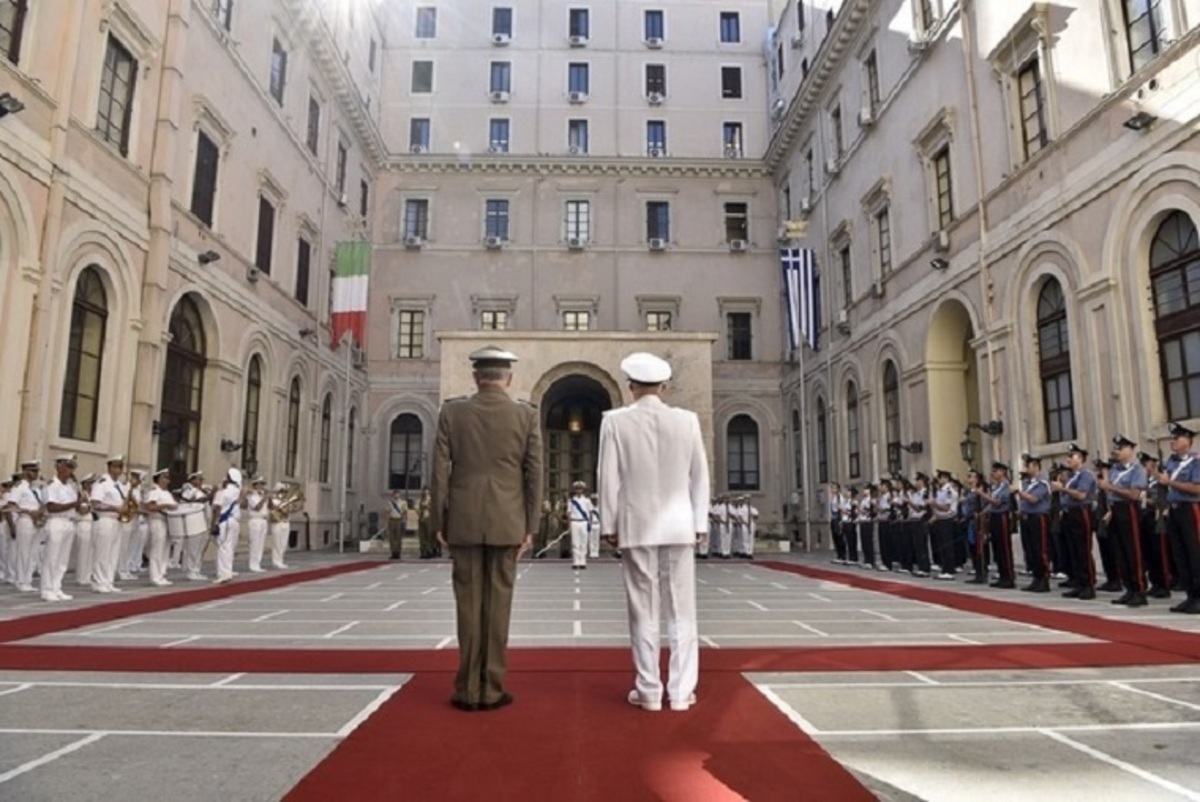 Αρχηγός ΓΕΕΘΑ: Τι συζήτησε ο Ναύαρχος Αποστολάκης με τον Ιταλό ομόλογό του [pics]