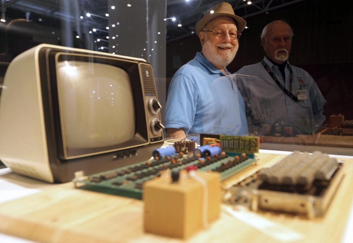 Στο σφυρί ένας από τους πρώτους υπολογιστές Apple – Το αστρονομικό ποσό