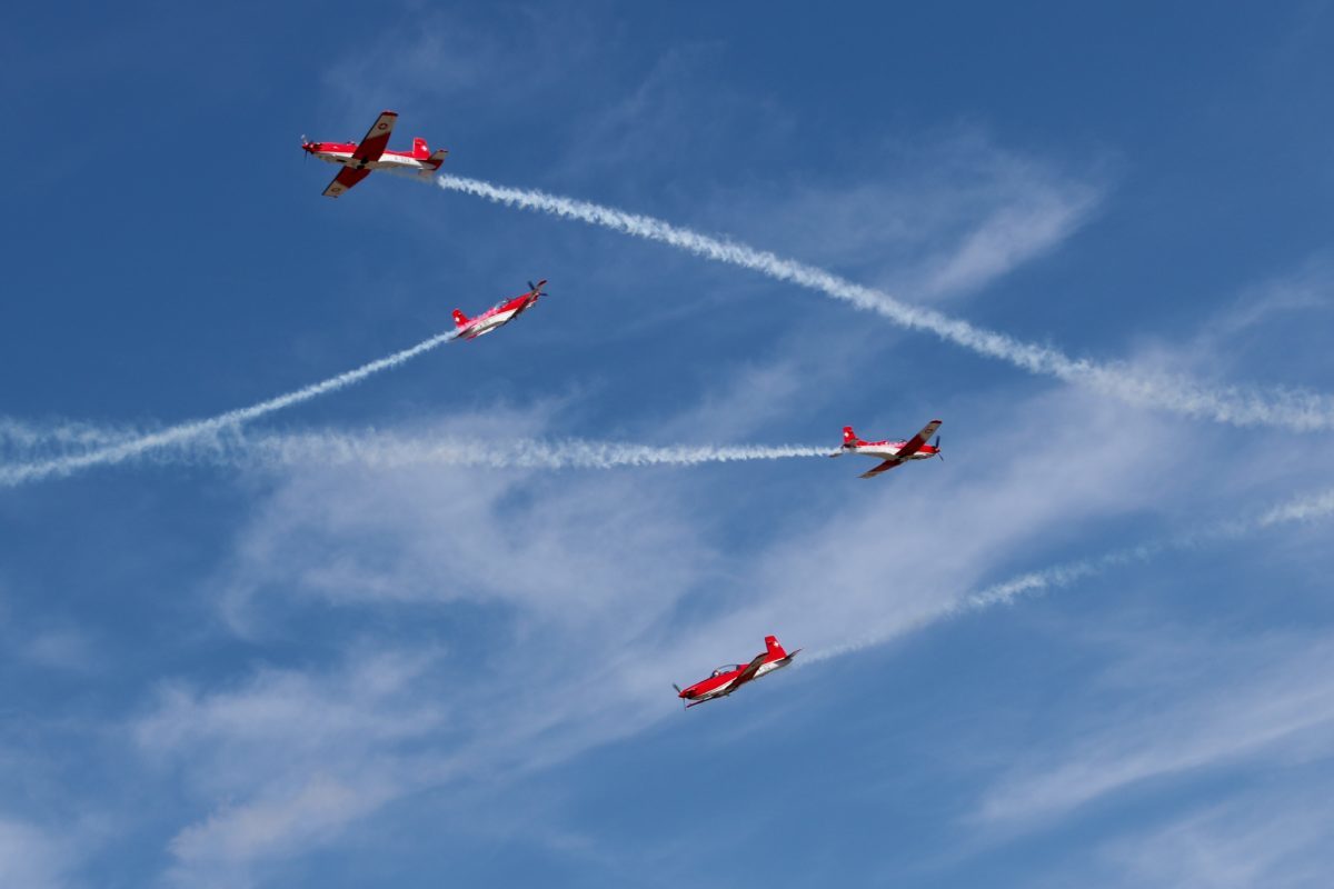 Athens Flying Week: Μοναδικό υπερθέαμα στην Τανάγρα – Αεροπλάνα σε μανούβρες που κόβουν την ανάσα! [pics] – video