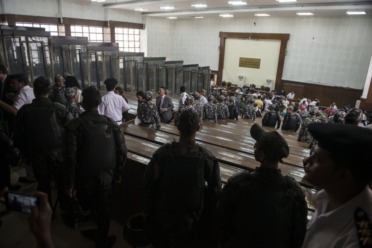 Αίγυπτος: Θανατική ποινή σε 20 ισλαμιστές για τον φόνο αστυνομικών το 2013