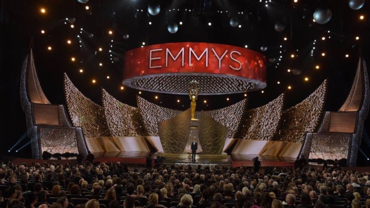 Emmy Awards: “Η Κυρία Μάιζελ” θριάμβευσε, το “Game of Thrones” έσωσε το κύρος του! – video