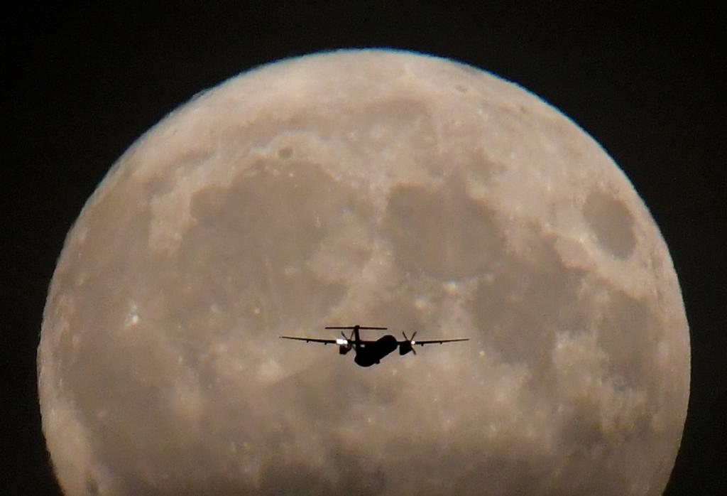 Η Σελήνη με άλλο μάτι – «Από τους εσώτερους κόσμους στο απώτερο διάστημα»