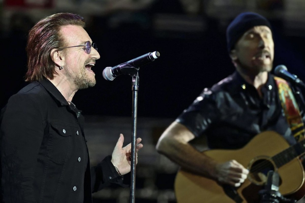 Έχασε την φωνή του ο Bono και διακόπηκε η συναυλία! [video]